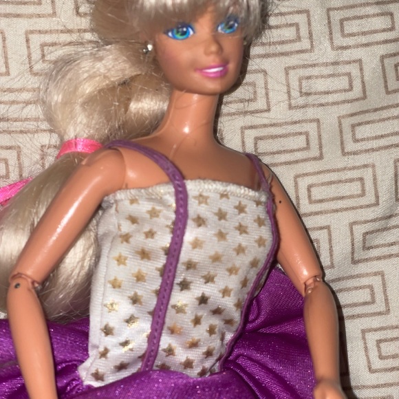 Barbie with moveable arms and legs - Picture 5 of 6